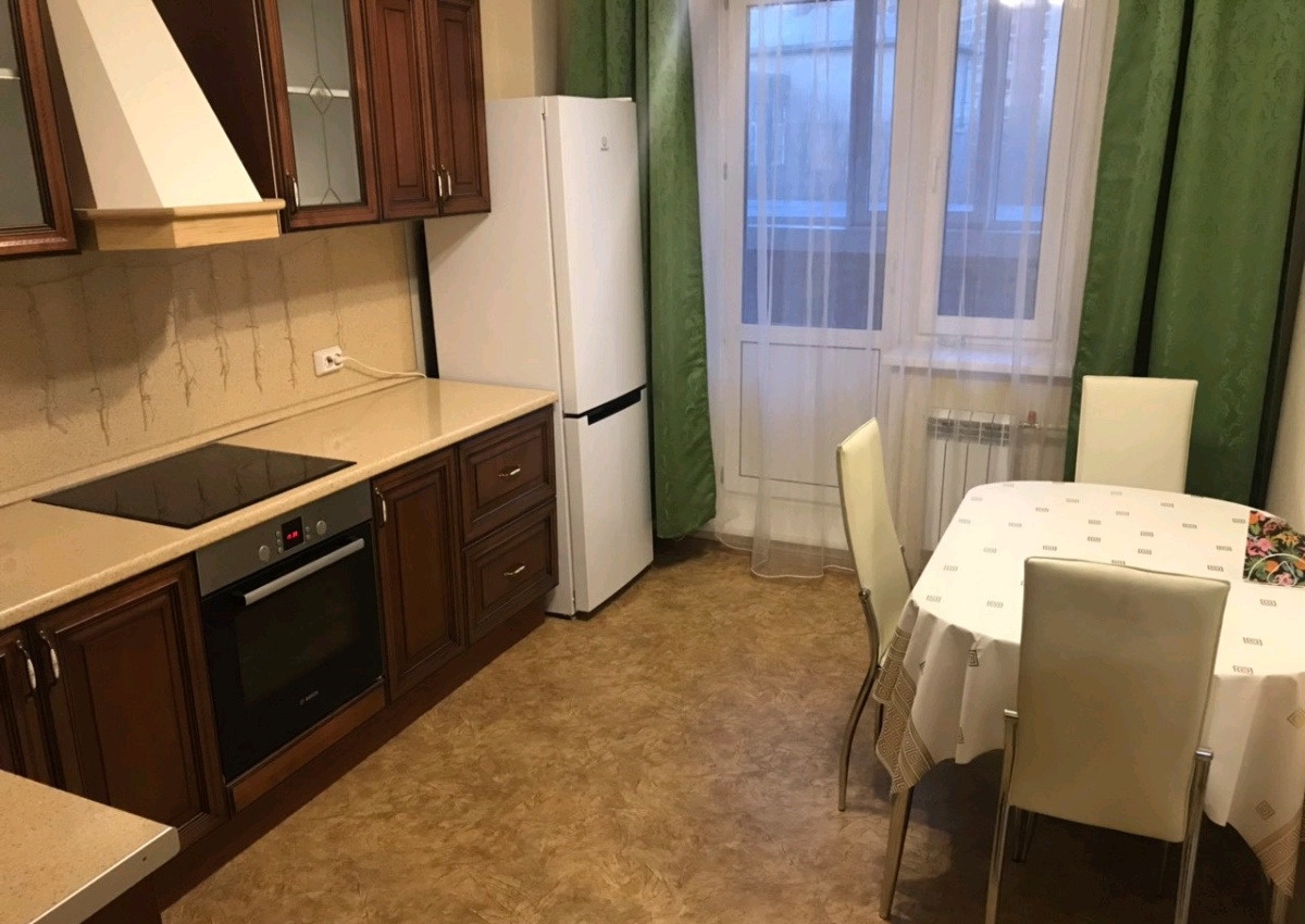 Сдам 2-комнатную квартиру Ленинградская улица, 8 фото 1 Сдам фото 1