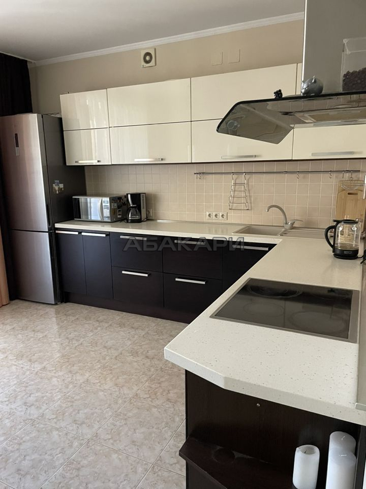 3-комнатная Капитанская улица, 8  за 65000 руб/мес фото 1