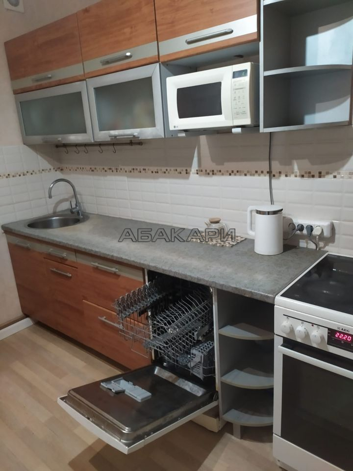 3-комнатная Линейная улица, 99  за 37000 руб/мес фото 1