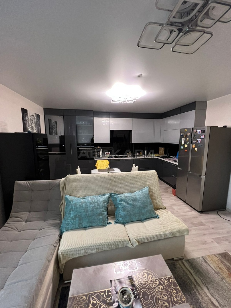 3-комнатная Парусная улица, 5  за 95000 руб/мес фото 1