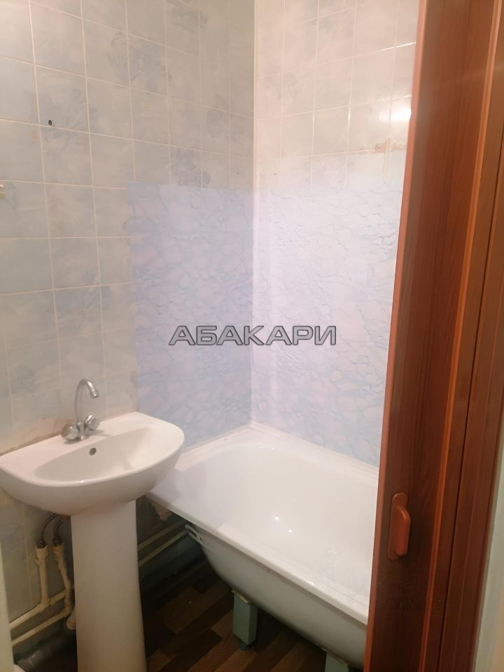 студия Коммунальная улица, 6  за 13000 руб/мес фото 3