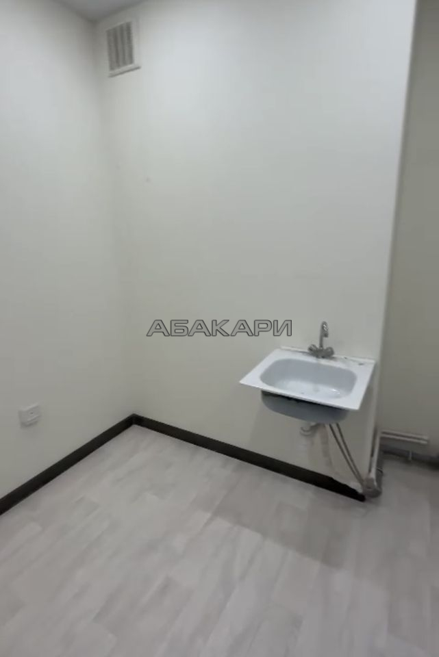 3-комнатная улица Александра Матросова, 34  за 29000 руб/мес фото 3