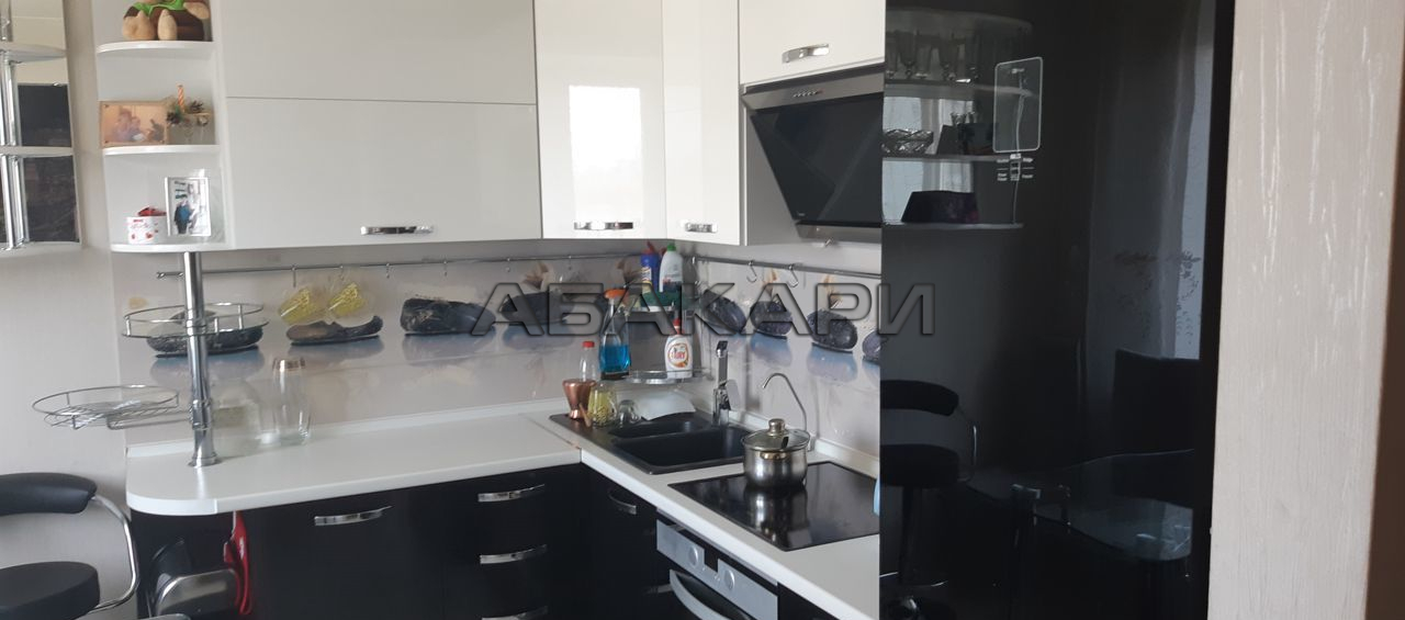 3-комнатная Крайняя улица, 2  за 43000 руб/мес фото 1