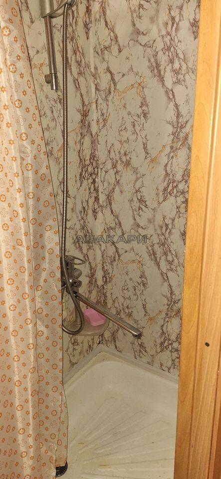 4 одинаковых.