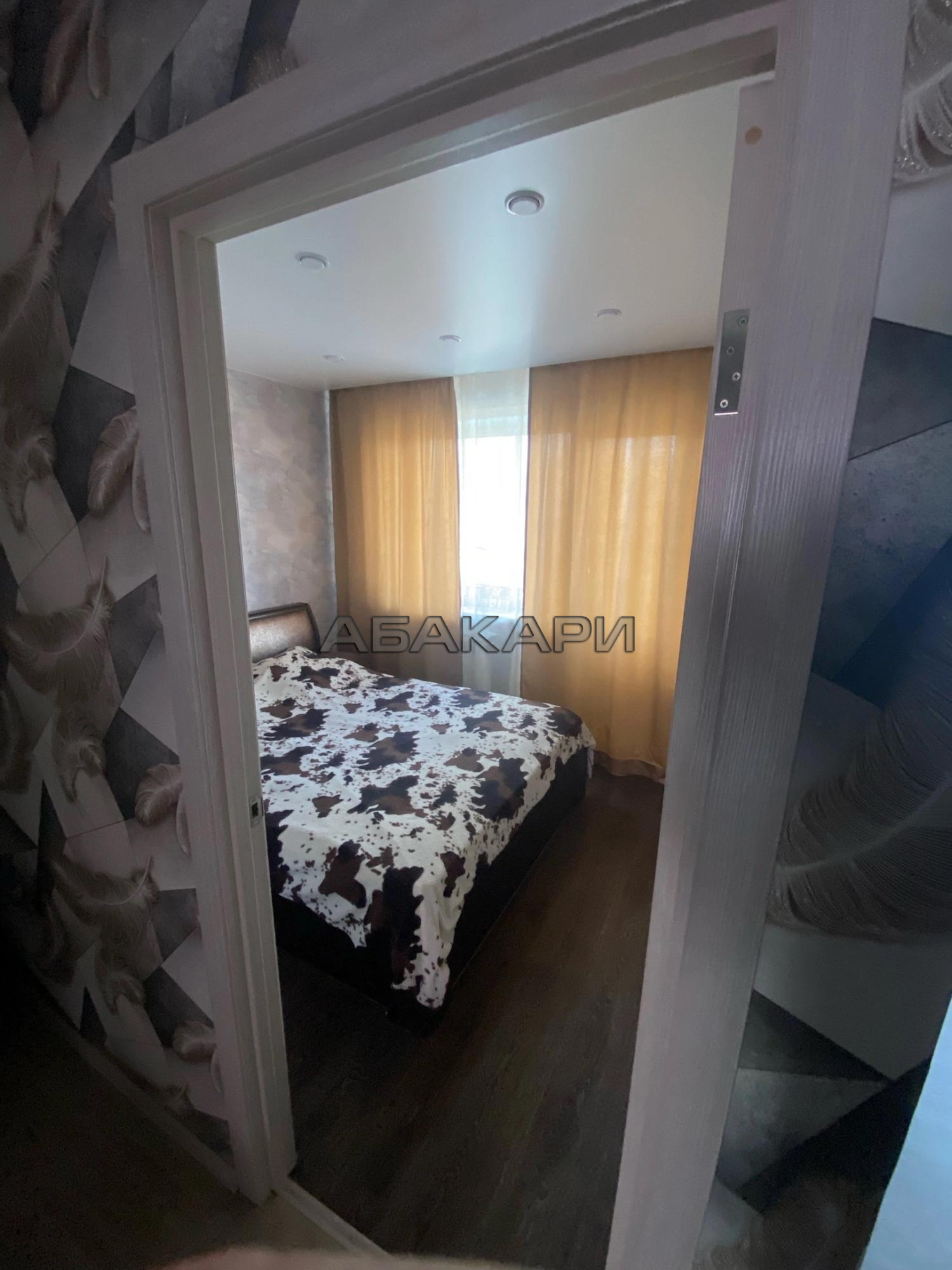 3-комнатная улица Комбайностроителей, 1  за 28000 руб/мес фото 4