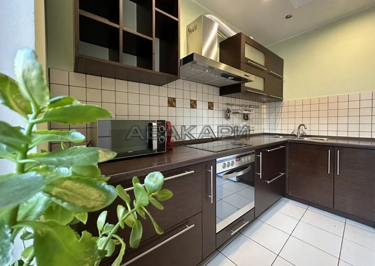 2-комнатная улица Молокова, 1к2  за 70000 руб/мес фото 1