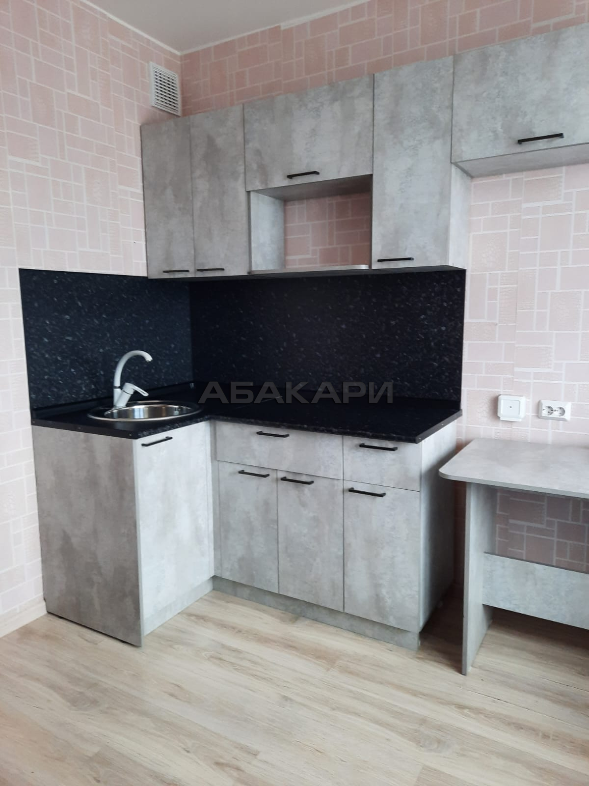 1-комнатная проспект 60 лет Образования СССР, 28  за 22000 руб/мес фото 1