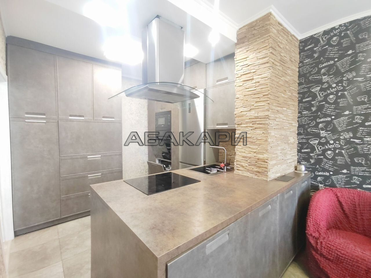 3-комнатная улица 3 Августа, 26  за 65000 руб/мес фото 2