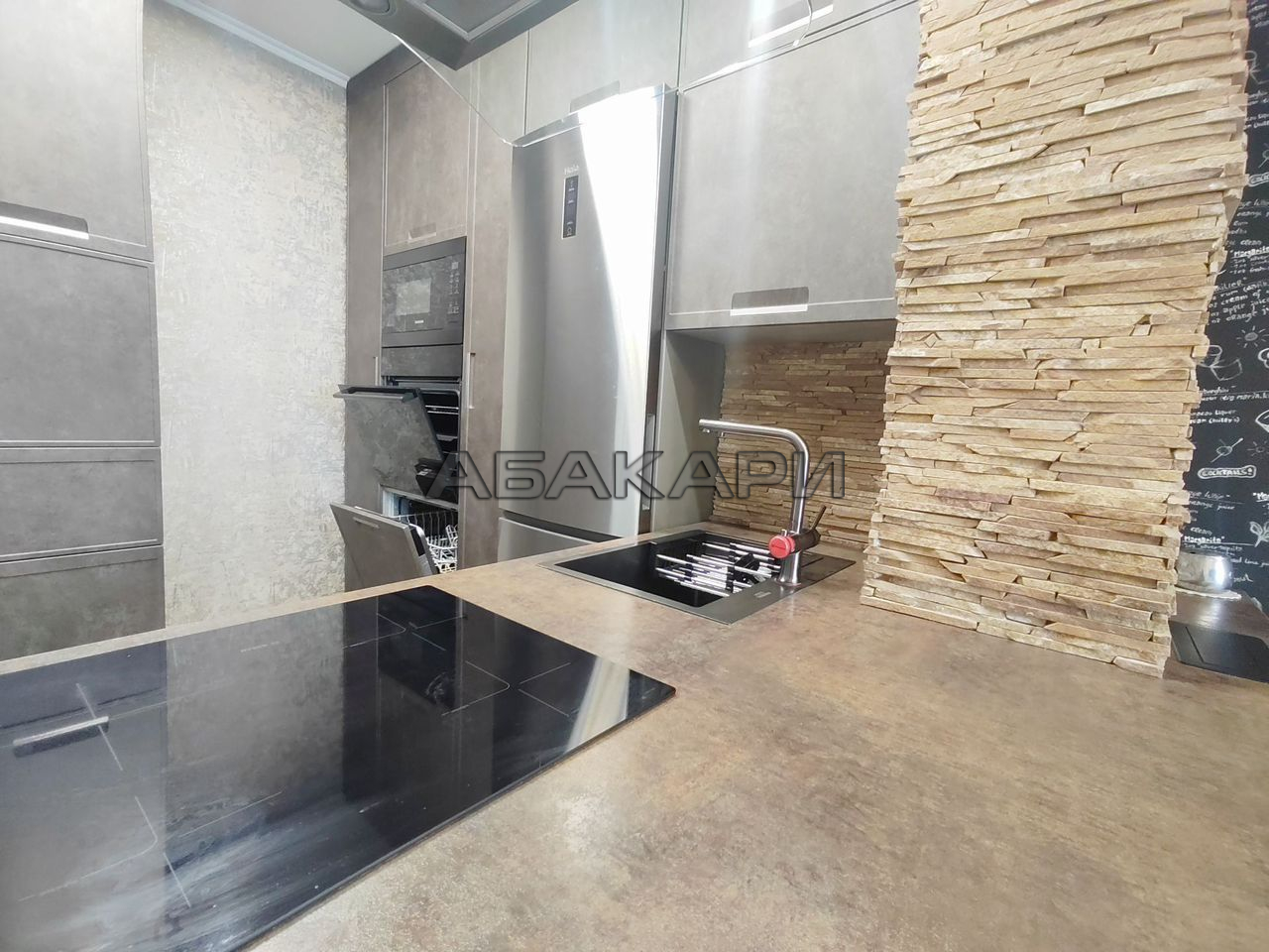 3-комнатная улица 3 Августа, 26  за 65000 руб/мес фото 3