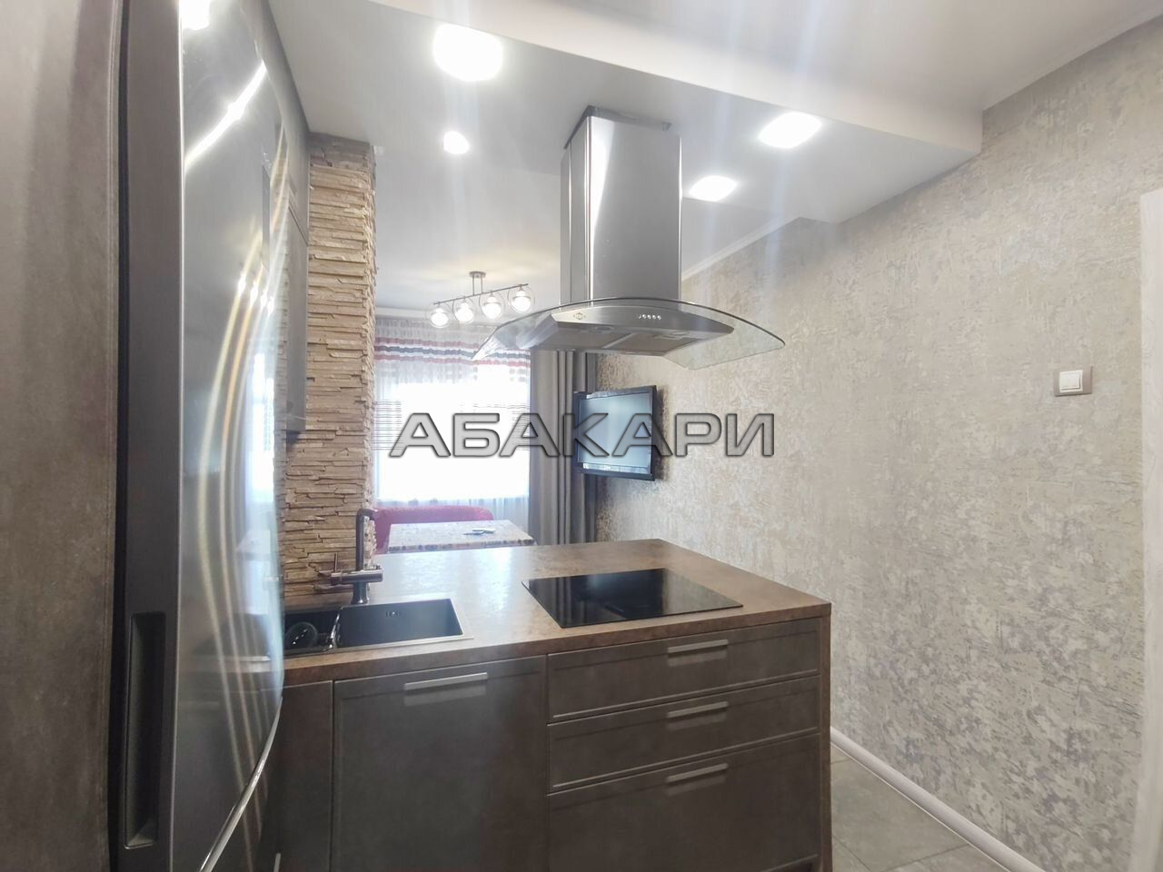 3-комнатная улица 3 Августа, 26  за 65000 руб/мес фото 6