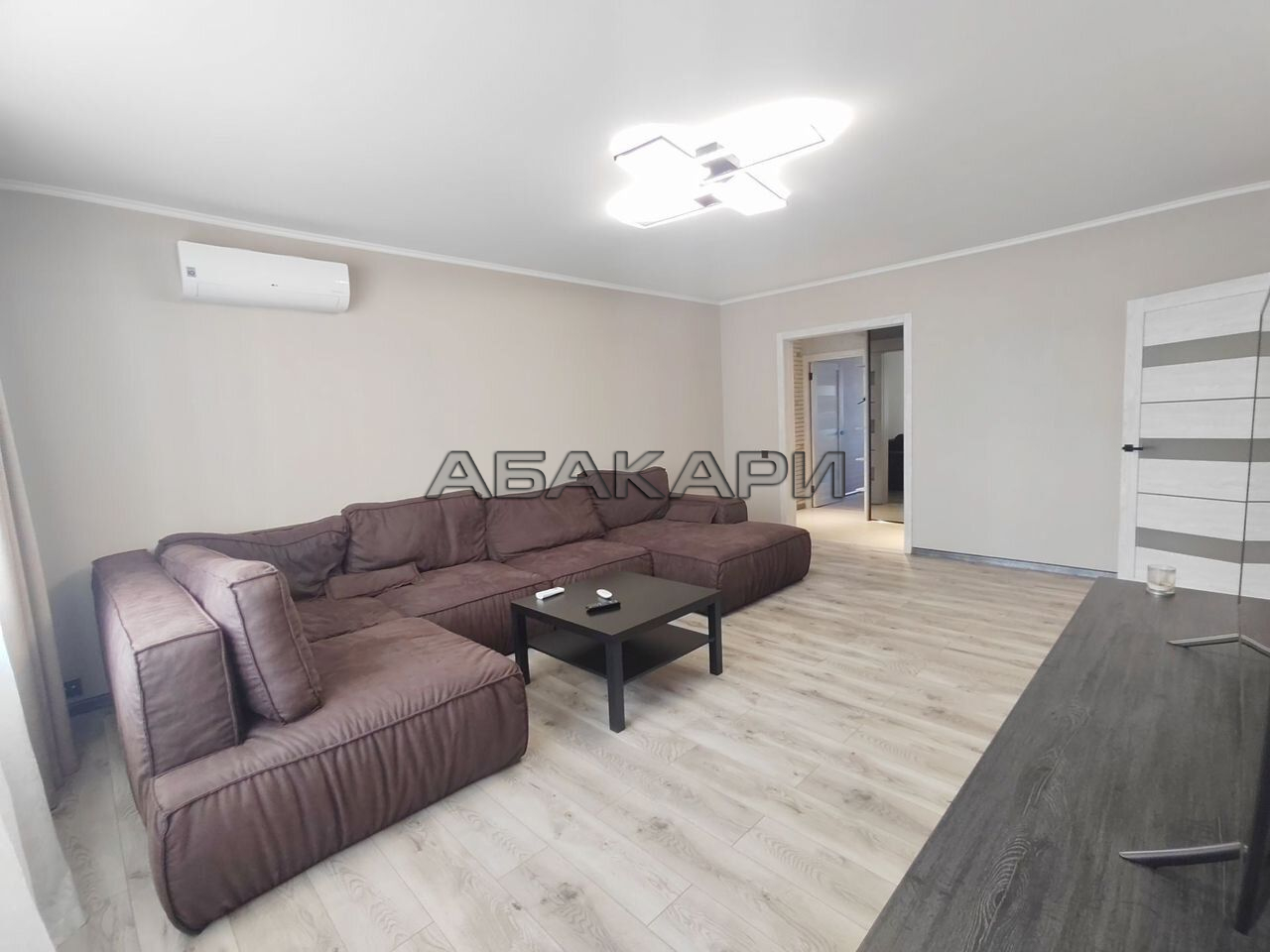 3-комнатная улица 3 Августа, 26  за 65000 руб/мес фото 9