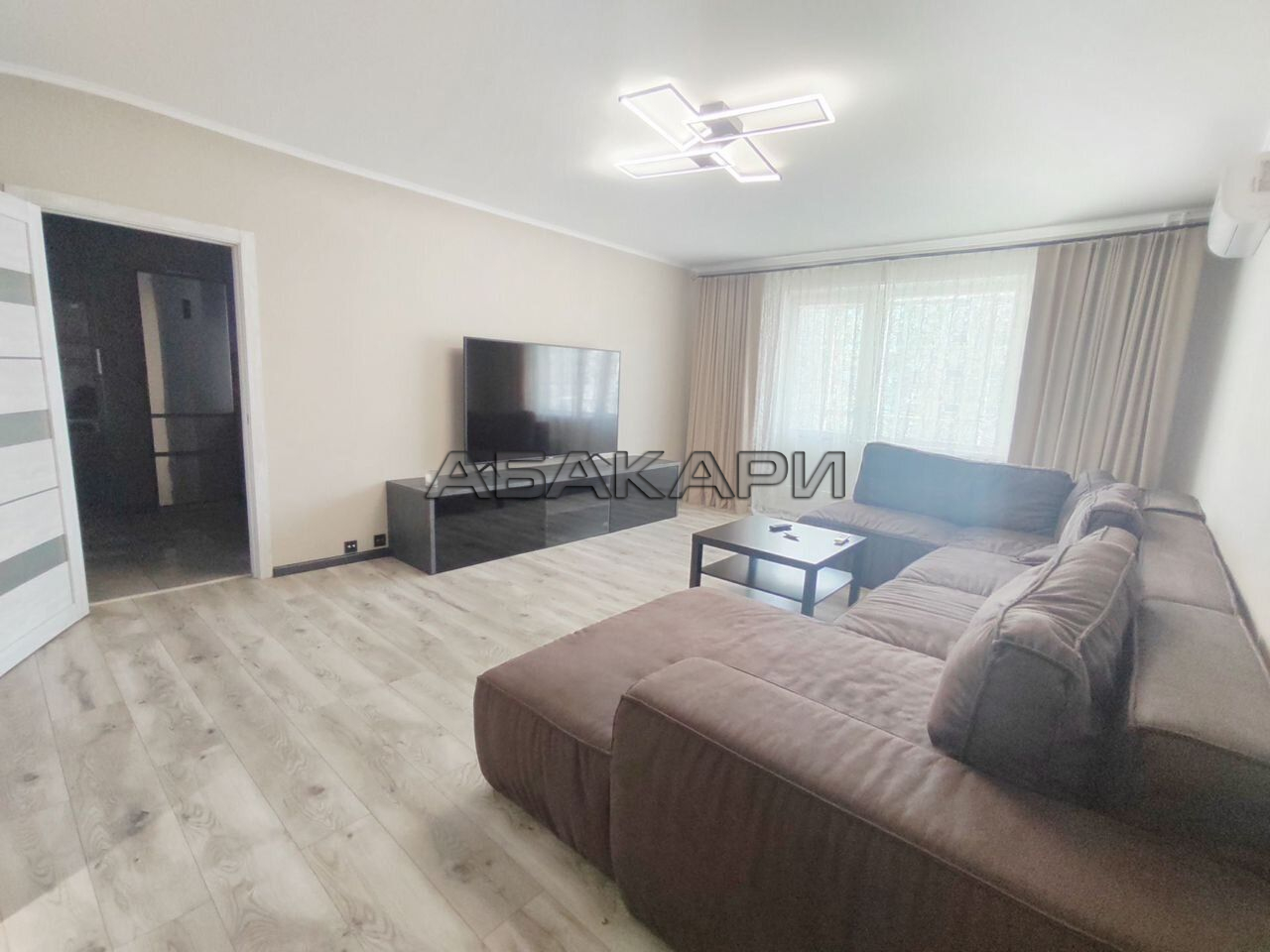 3-комнатная улица 3 Августа, 26  за 65000 руб/мес фото 11