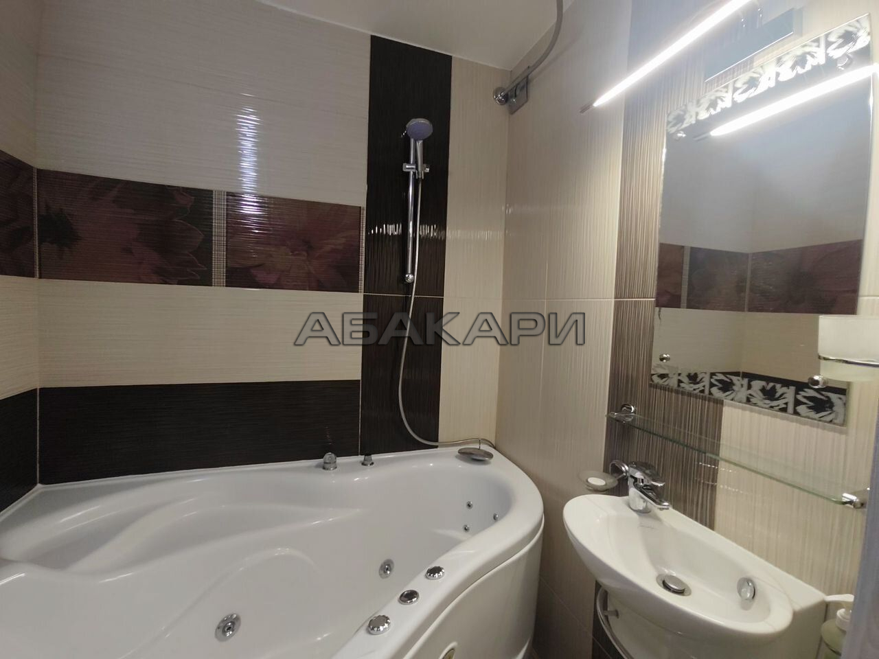 3-комнатная улица 3 Августа, 26  за 65000 руб/мес фото 22