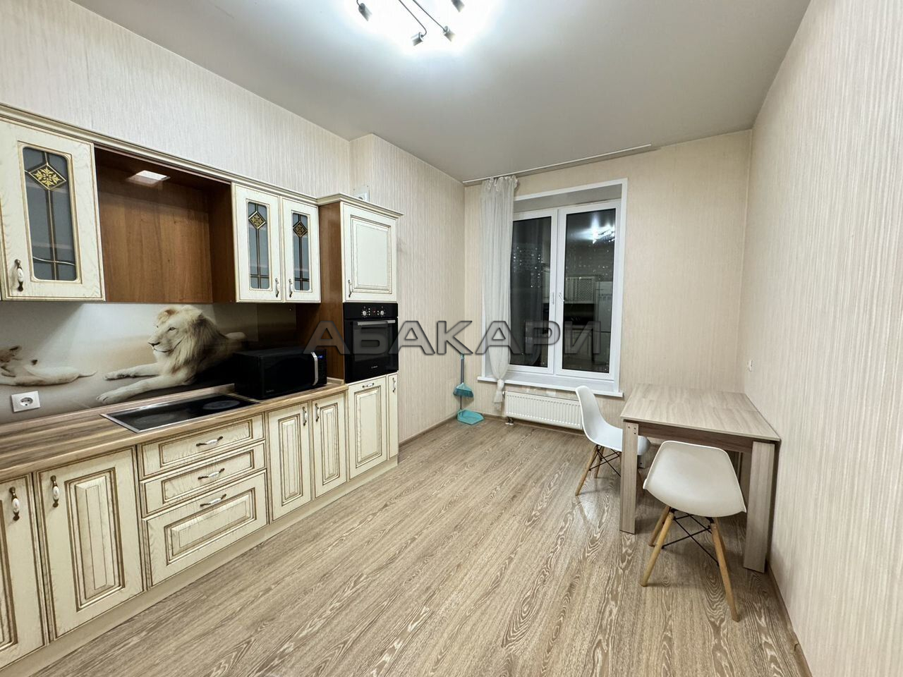 2-комнатная улица Петра Ломако, 2  за 48500 руб/мес фото 2