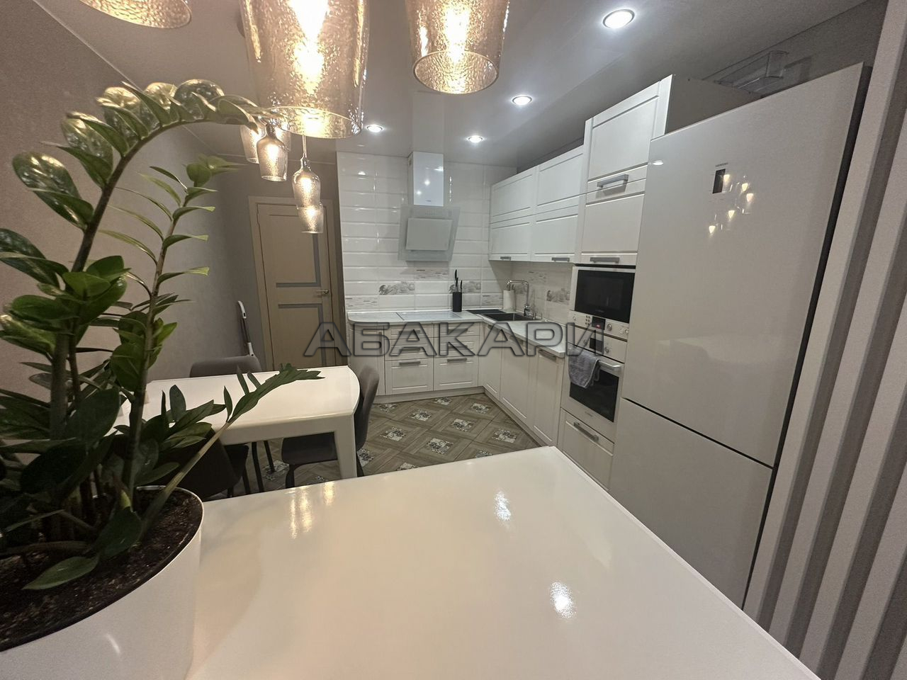 2-комнатная улица Авиаторов, 42  за 60000 руб/мес фото 2