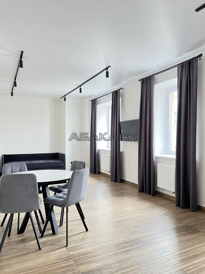2-комнатная улица Петра Ломако, 10  за 68000 руб/мес фото 1