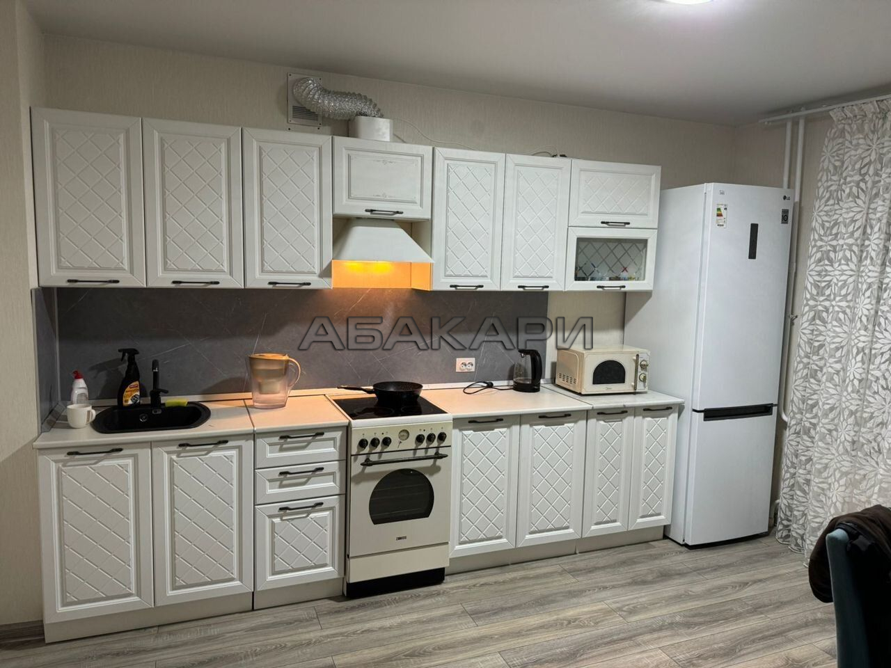 3-комнатная улица Шахтёров, 8  за 55000 руб/мес фото 1