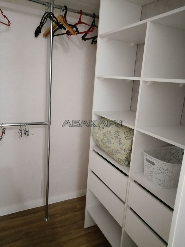 1-комнатная улица Петра Ломако, 16  за 40000 руб/мес фото 3