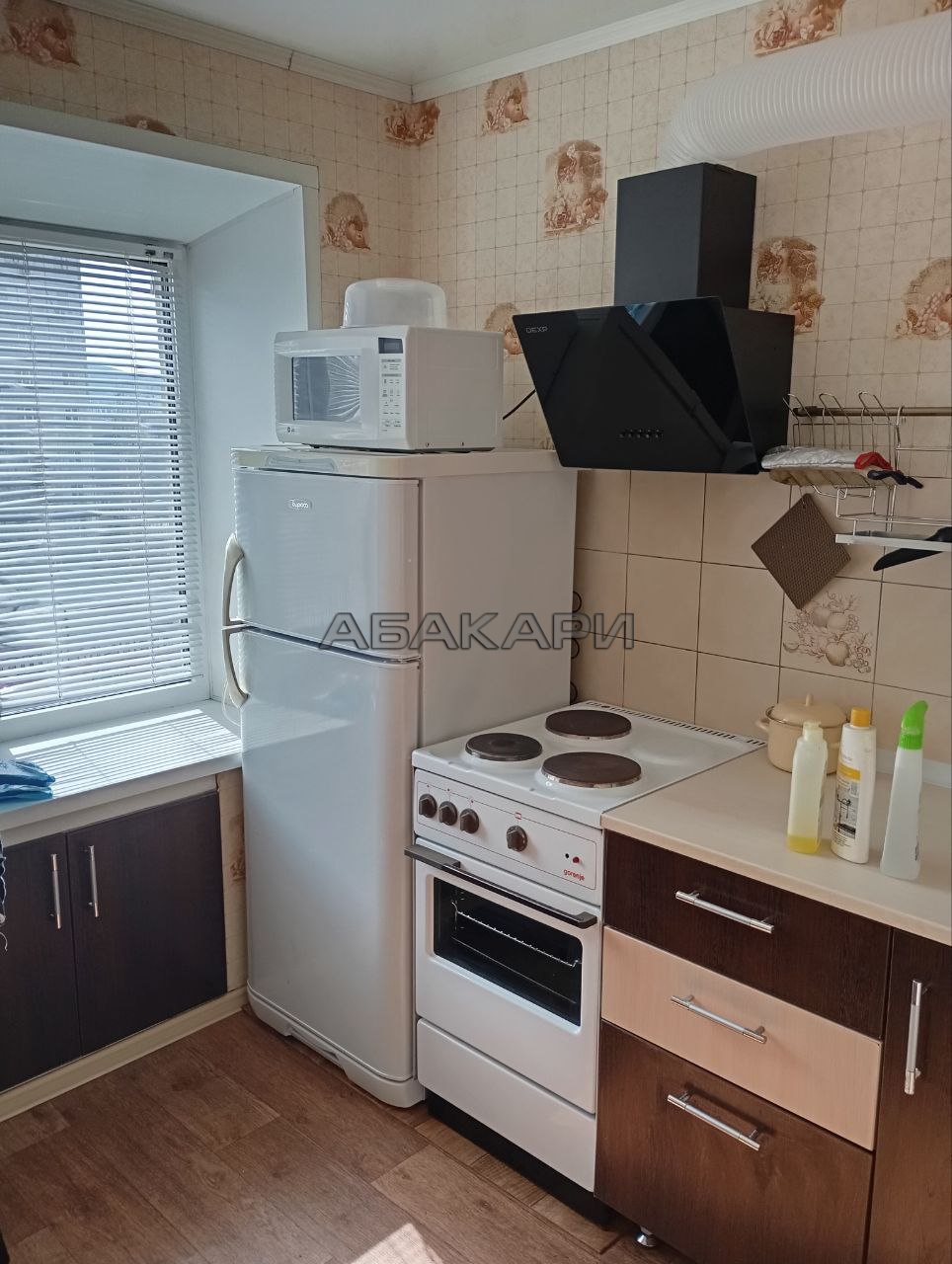 1-комнатная улица Урицкого, 24  за 33000 руб/мес фото 3