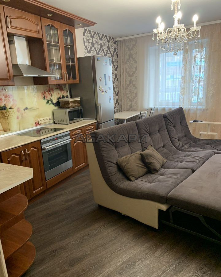 3-комнатная улица Молокова, 12  за 42000 руб/мес фото 1