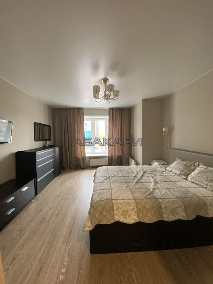 1-комнатная улица Петра Ломако, 2  за 35000 руб/мес фото 1