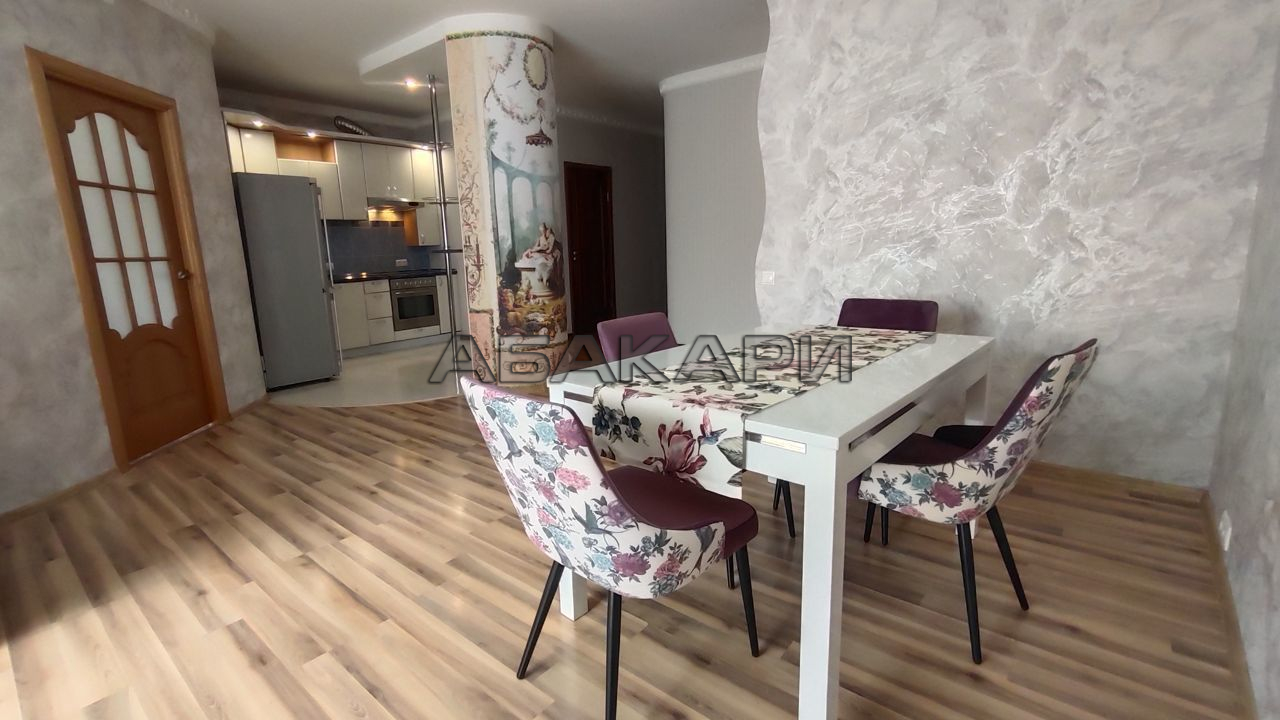 3-комнатная улица Авиаторов, 29  за 58000 руб/мес фото 1