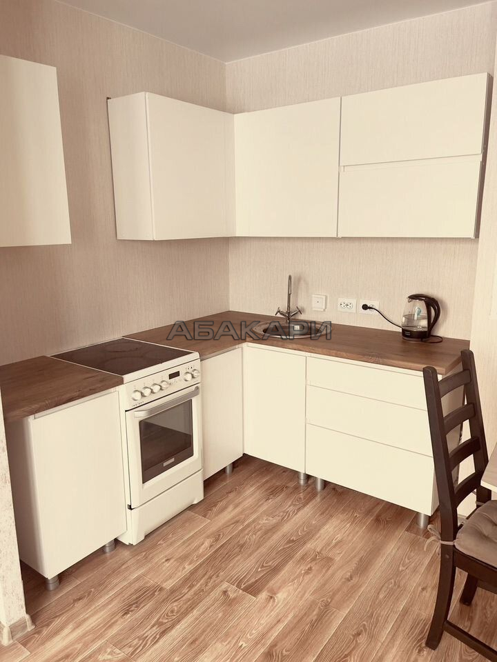 3-комнатная улица Дубровинского, 110Г  за 44000 руб/мес фото 1