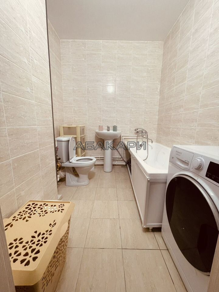 3-комнатная улица Дубровинского, 110Г  за 44000 руб/мес фото 11