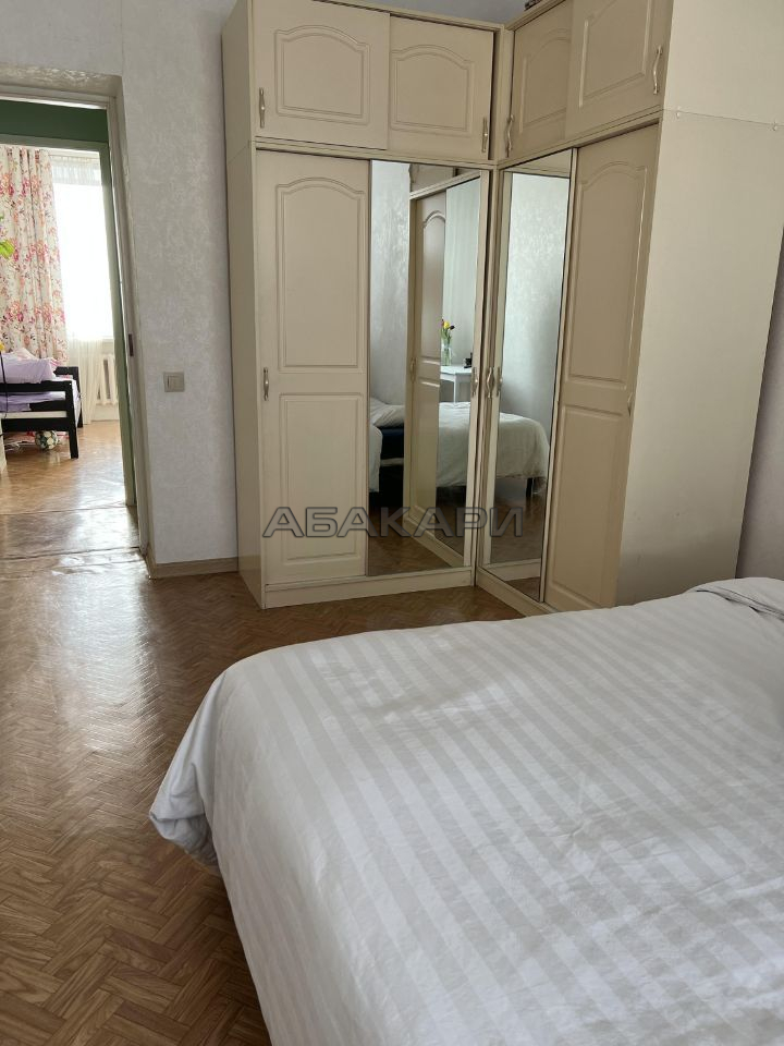 3-комнатная улица Урицкого, 51  за 64000 руб/мес фото 3