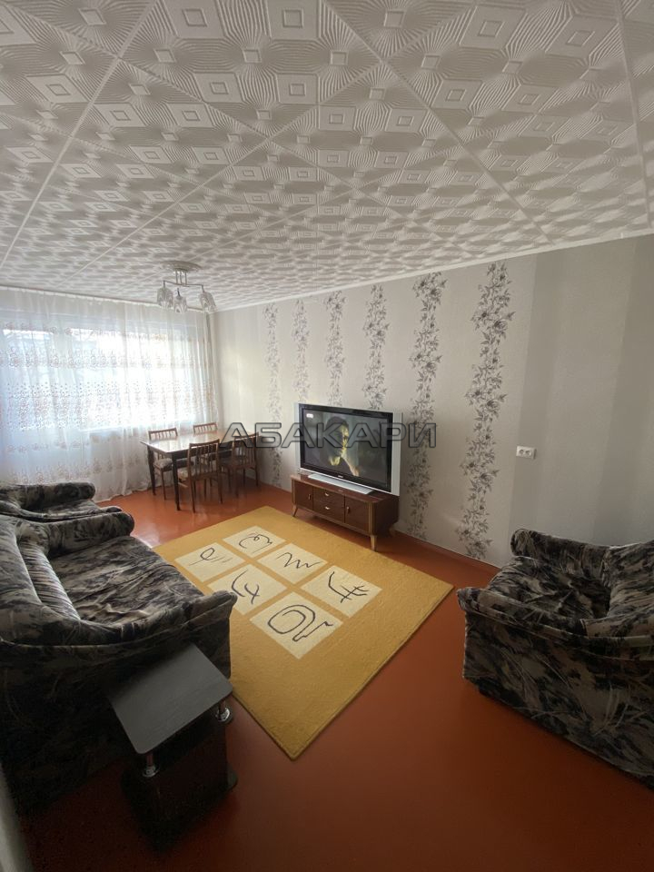 2-комнатная улица Комарова, 7  за 30000 руб/мес фото 1