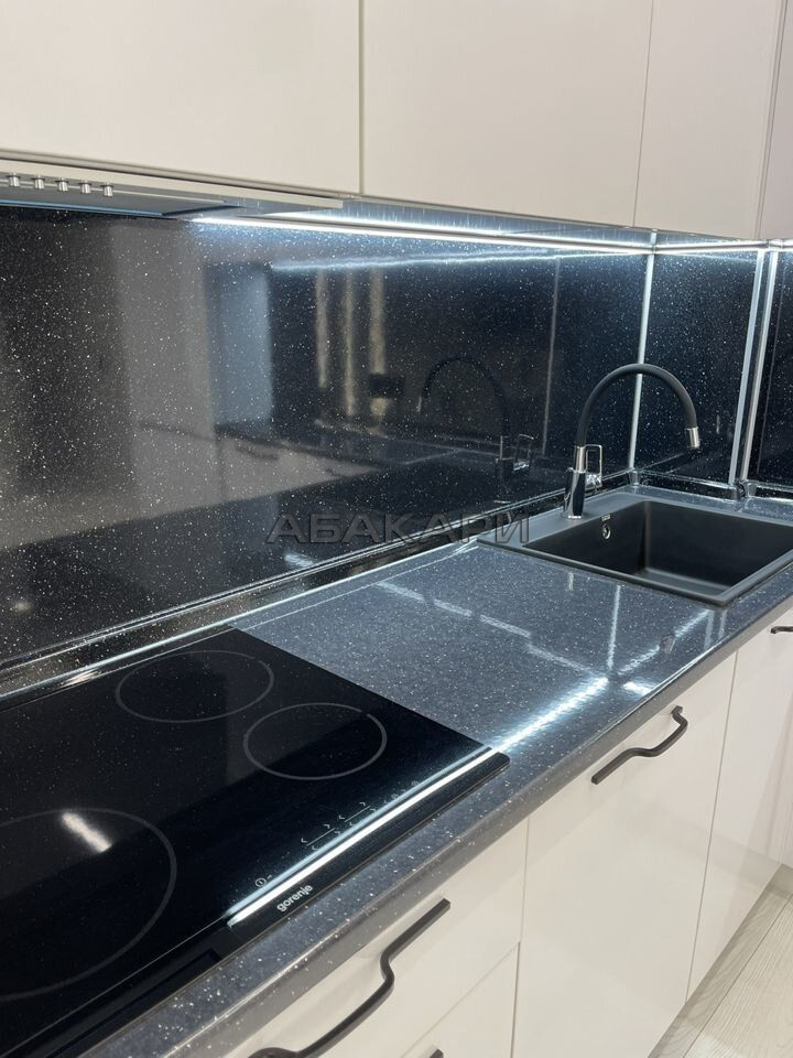1-комнатная Октябрьская улица, 16  за 60000 руб/мес фото 6