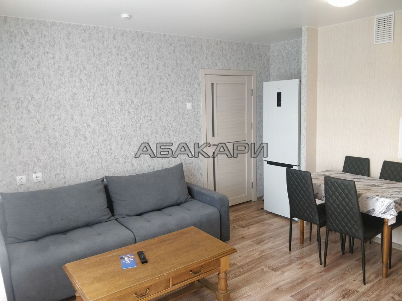 3-комнатная улица Дубровинского, 110Г  за 44000 руб/мес фото 5