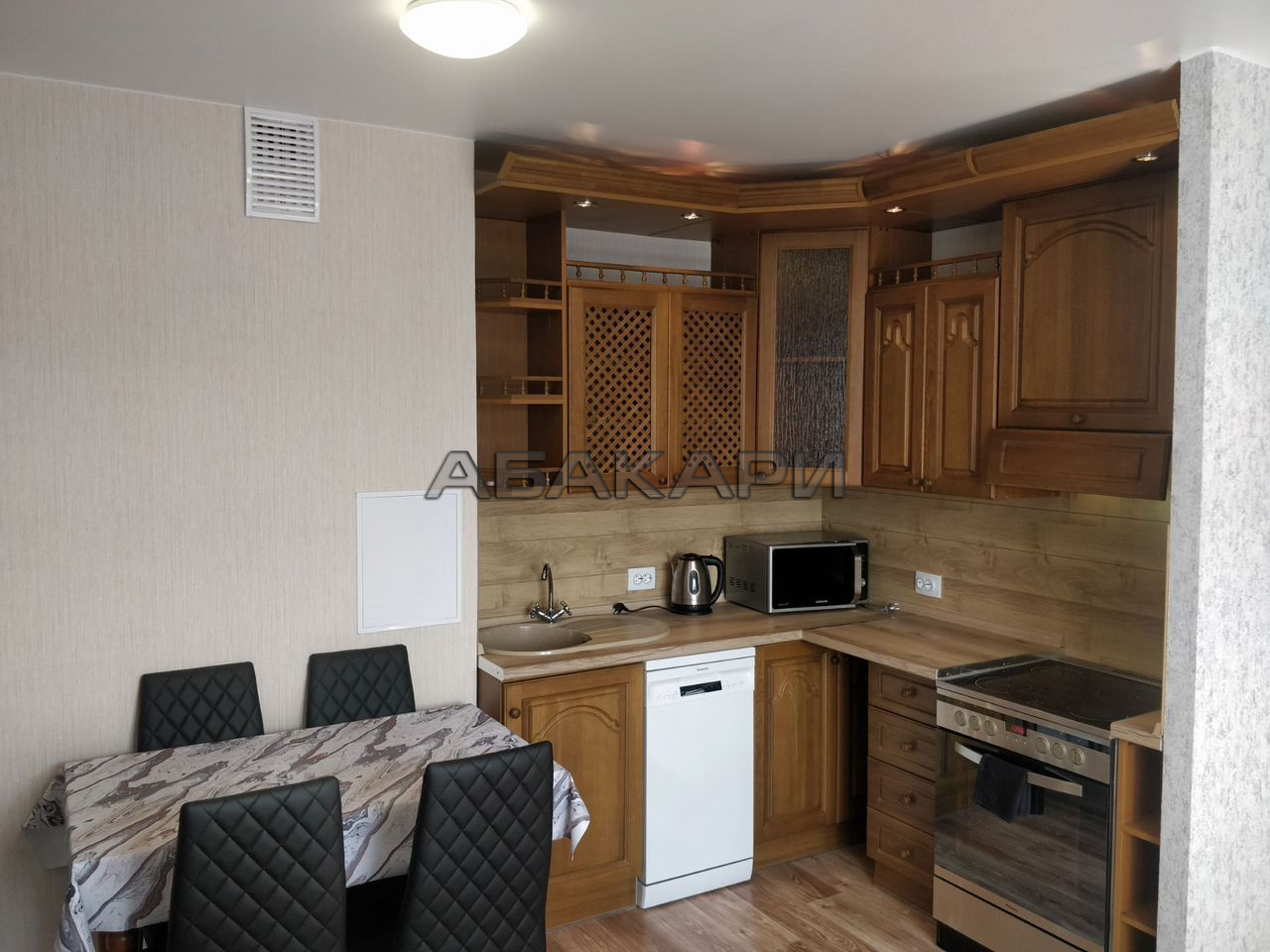 3-комнатная улица Дубровинского, 110Г  за 44000 руб/мес фото 1