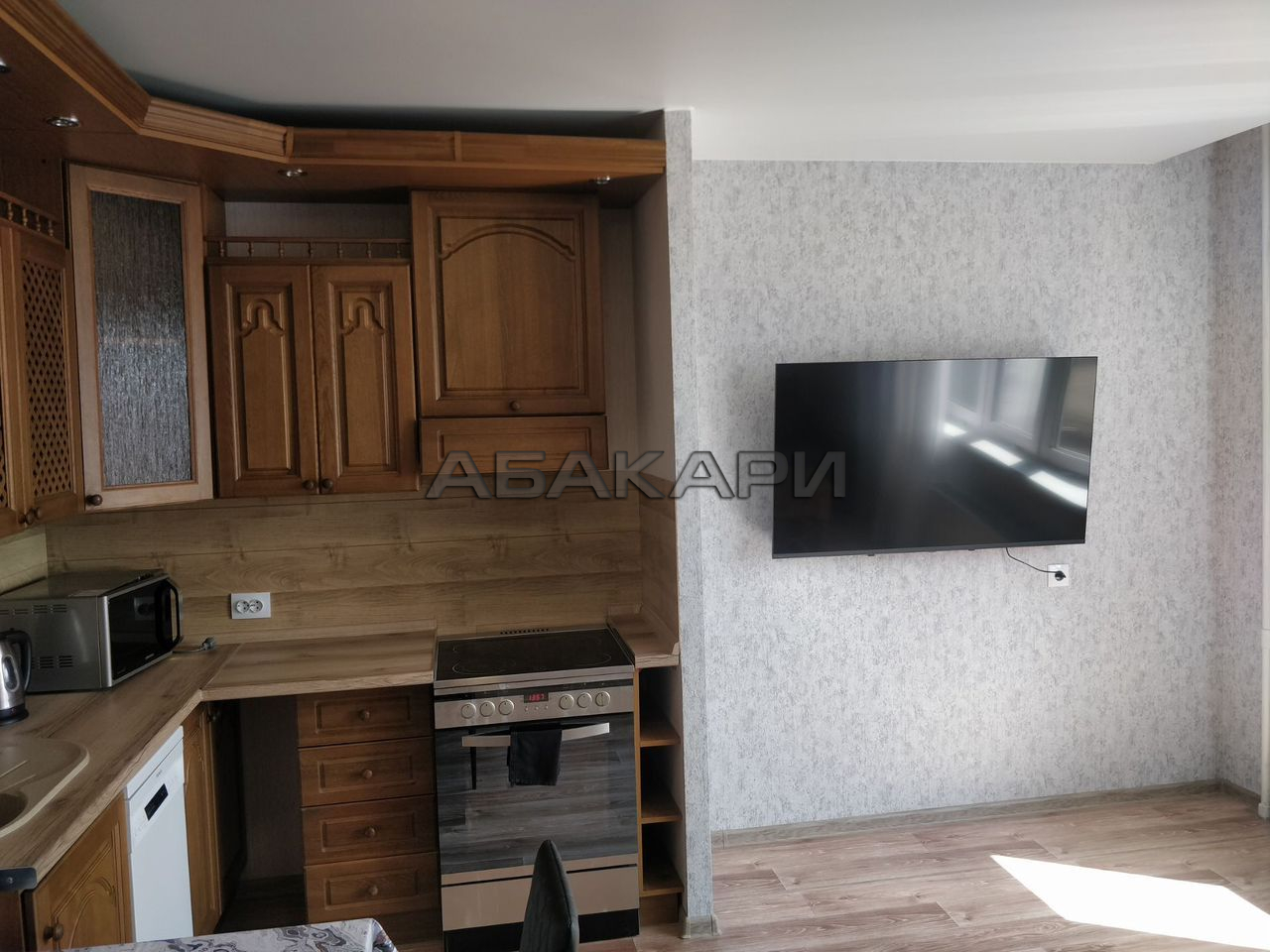 3-комнатная улица Дубровинского, 110Г  за 44000 руб/мес фото 3