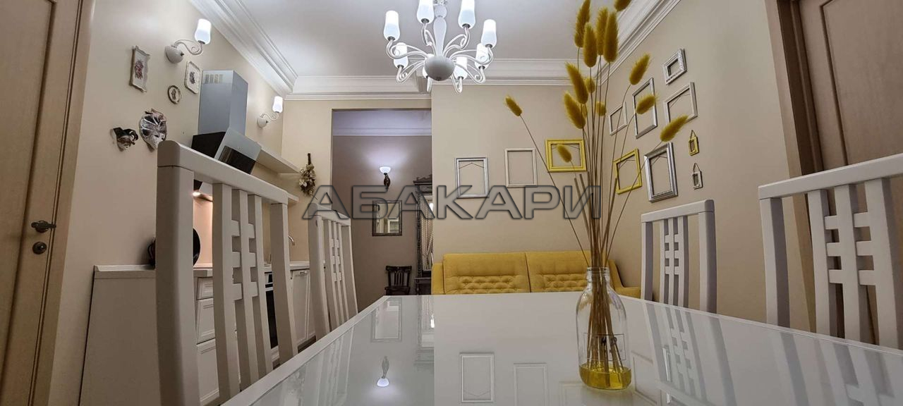 3-комнатная улица Декабристов, 32  за 70000 руб/мес фото 1