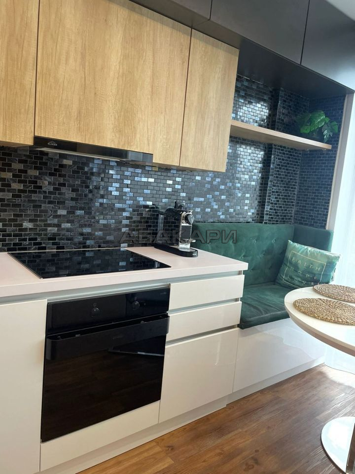 3-комнатная улица Петра Ломако, 14  за 85000 руб/мес фото 1