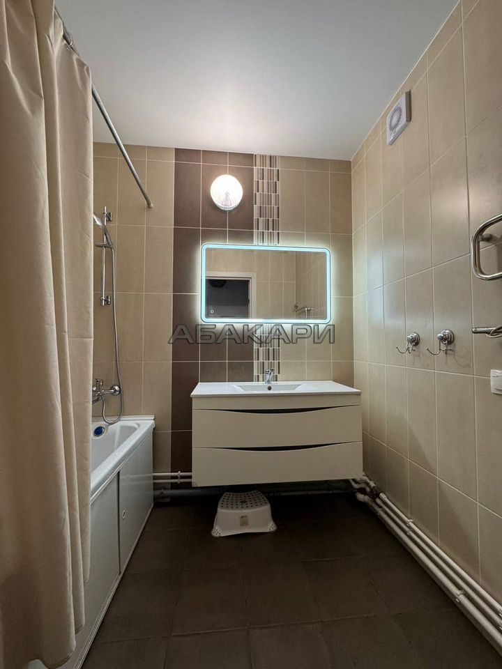 4-комнатная Парусная улица, 5  за 63000 руб/мес фото 9
