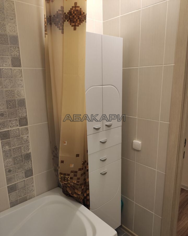 2-комнатная улица Петра Ломако, 4  за 50000 руб/мес фото 11