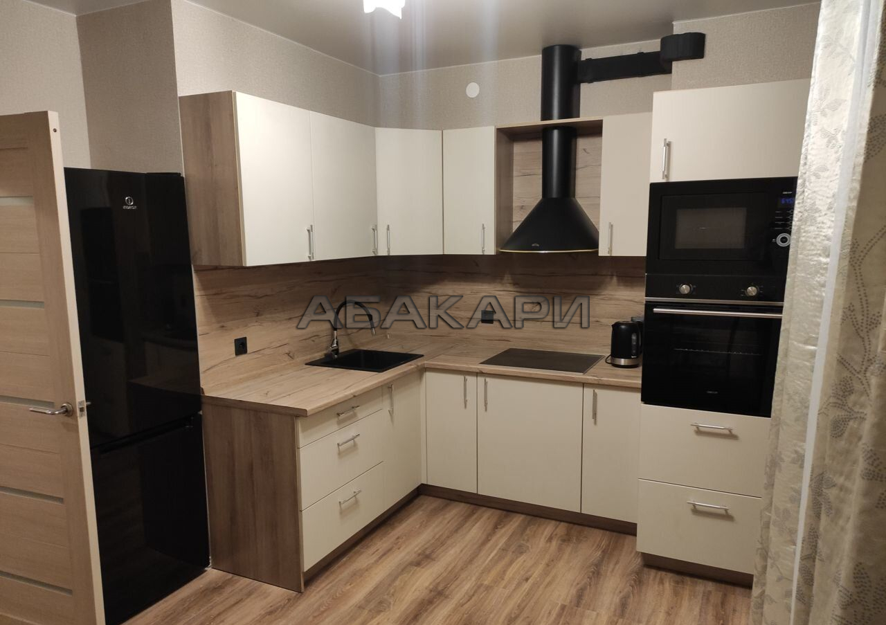 2-комнатная улица Петра Ломако, 4  за 50000 руб/мес фото 1