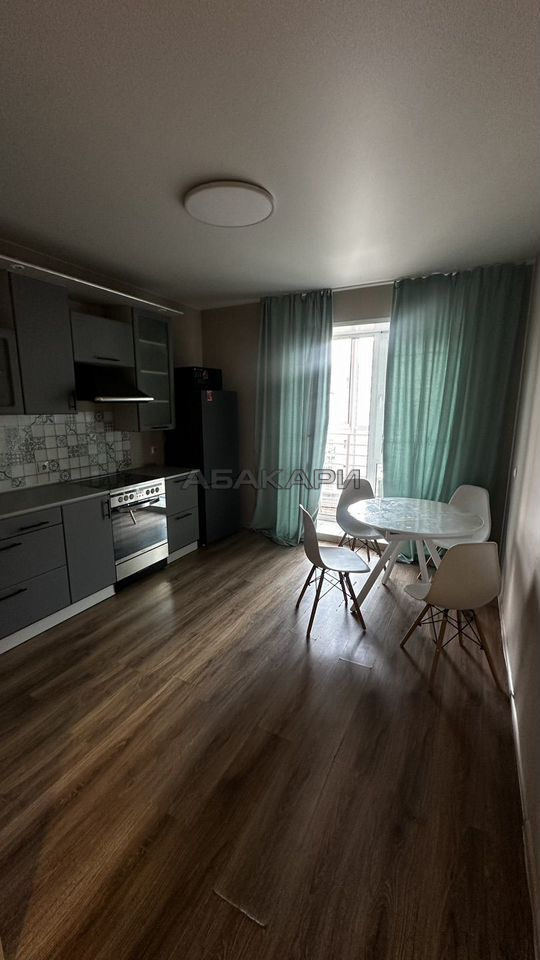 2-комнатная улица Петра Ломако, 4  за 45000 руб/мес фото 2