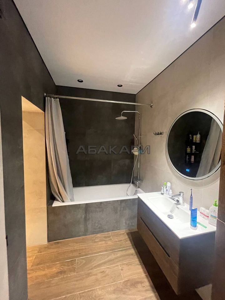 3-комнатная улица Петра Ломако, 10  за 80000 руб/мес фото 6