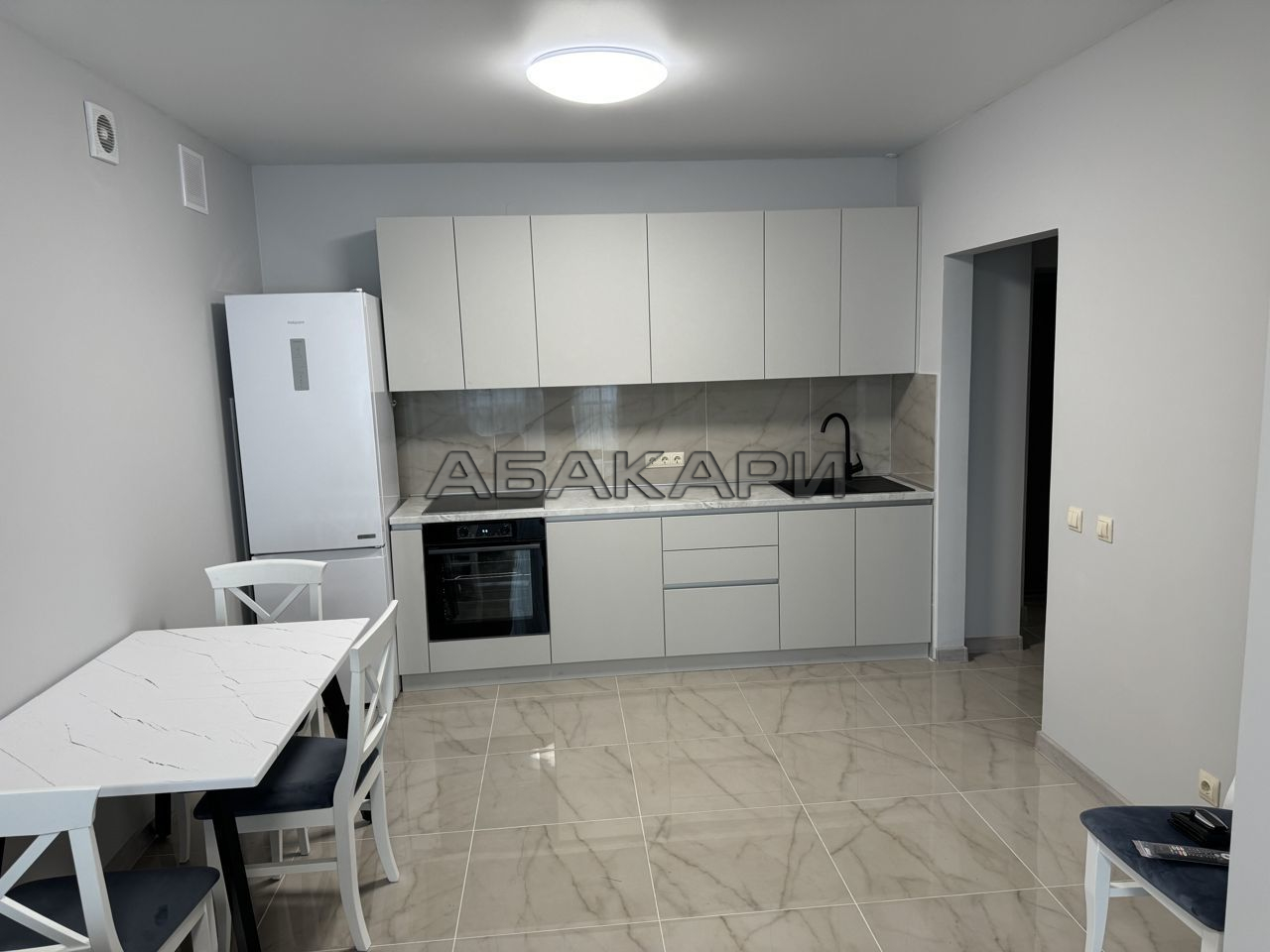 2-комнатная улица Авиаторов, 32  за 50000 руб/мес фото 1