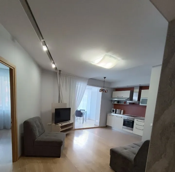 3-комнатная улица Авиаторов, 25  за 60000 руб/мес фото 2