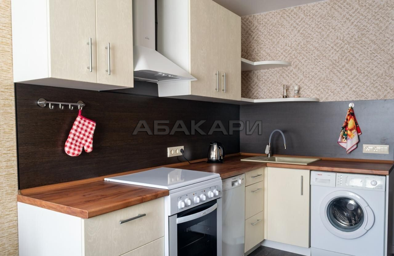3-комнатная улица Ленина, 128  за 70000 руб/мес фото 1
