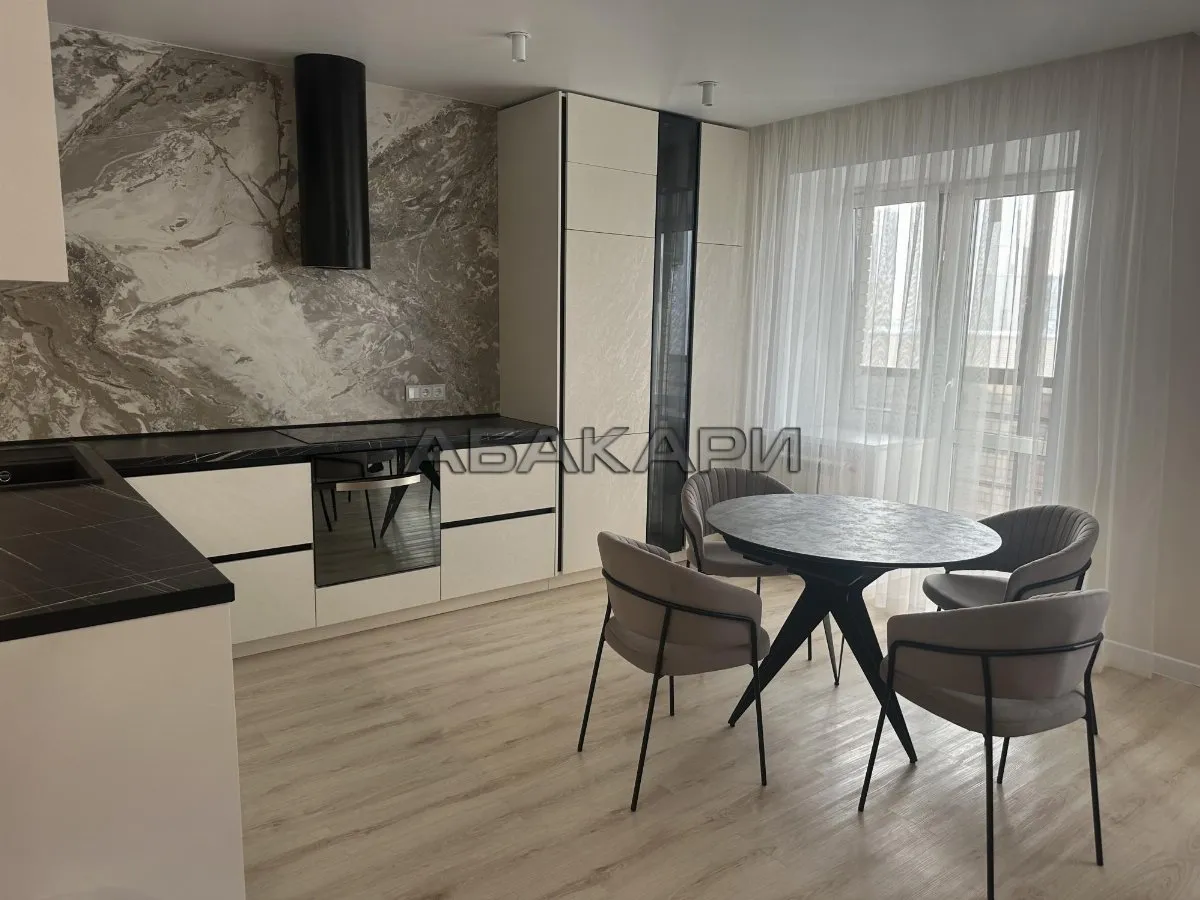 3-комнатная Южная набережная, 14  за 90000 руб/мес фото 1