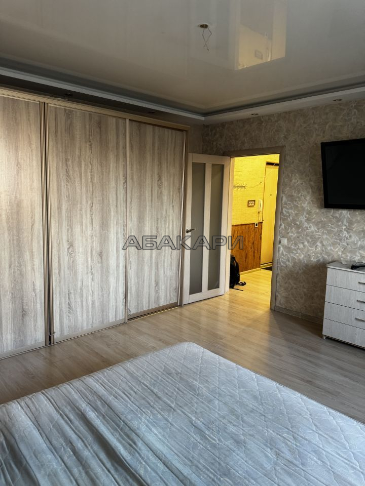 2-комнатная улица Республики, 49  за 35000 руб/мес фото 1