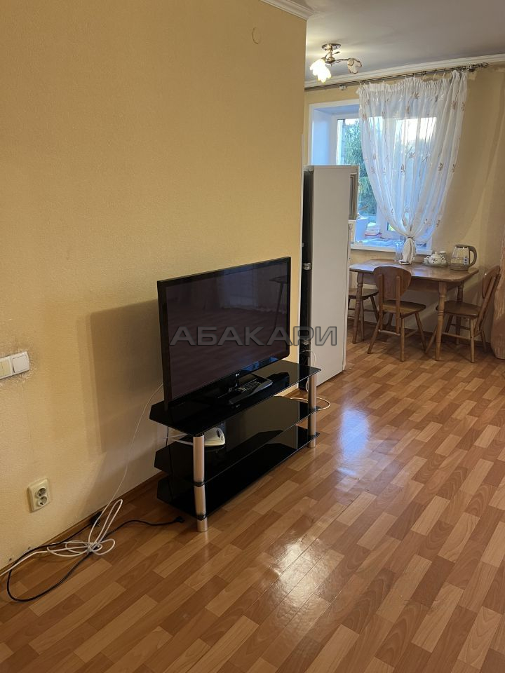 3-комнатная улица Кирова, 10  за 40000 руб/мес фото 2