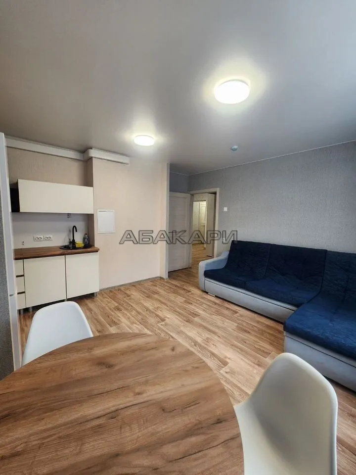 3-комнатная улица Дубровинского, 110В  за 45000 руб/мес фото 1