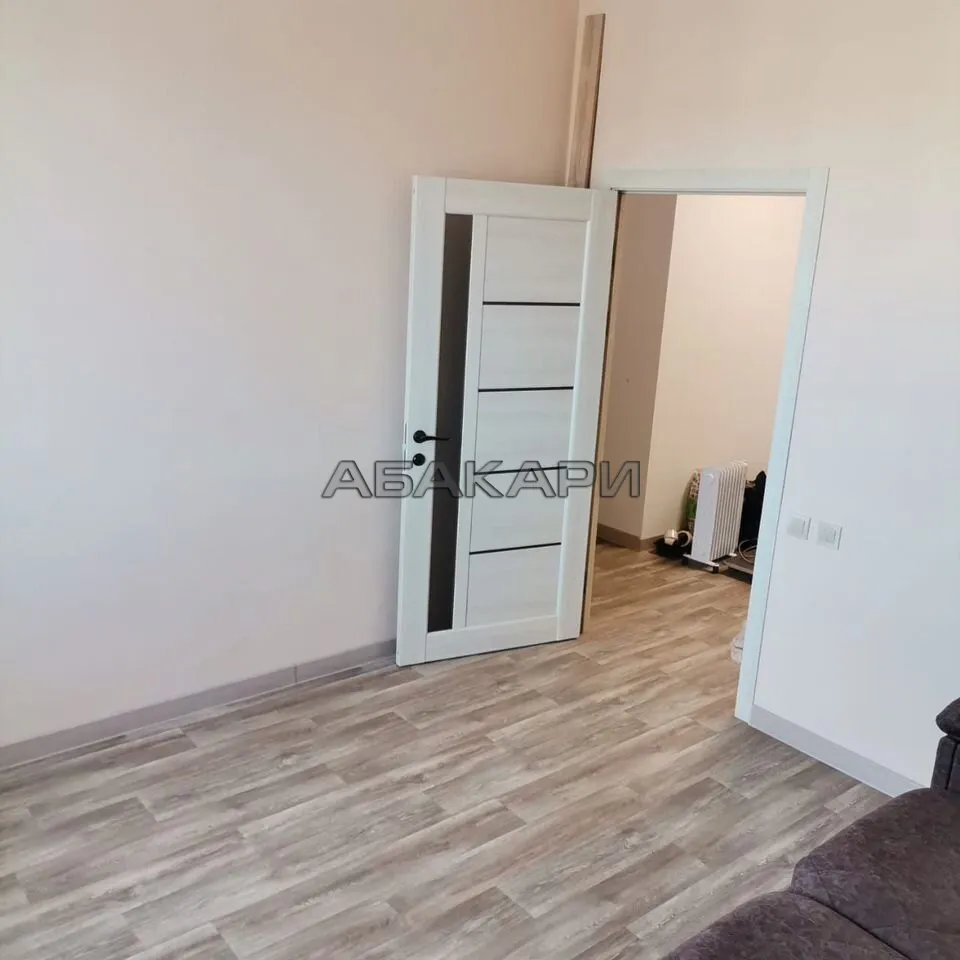 3-комнатная улица Петра Ломако, 1  за 45000 руб/мес фото 12