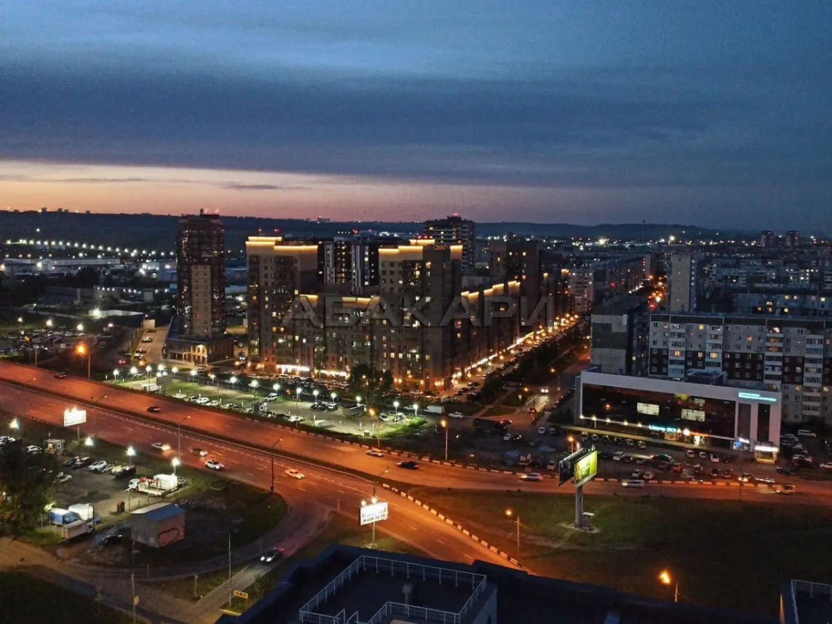 3-комнатная улица Петра Ломако, 1  за 45000 руб/мес фото 14